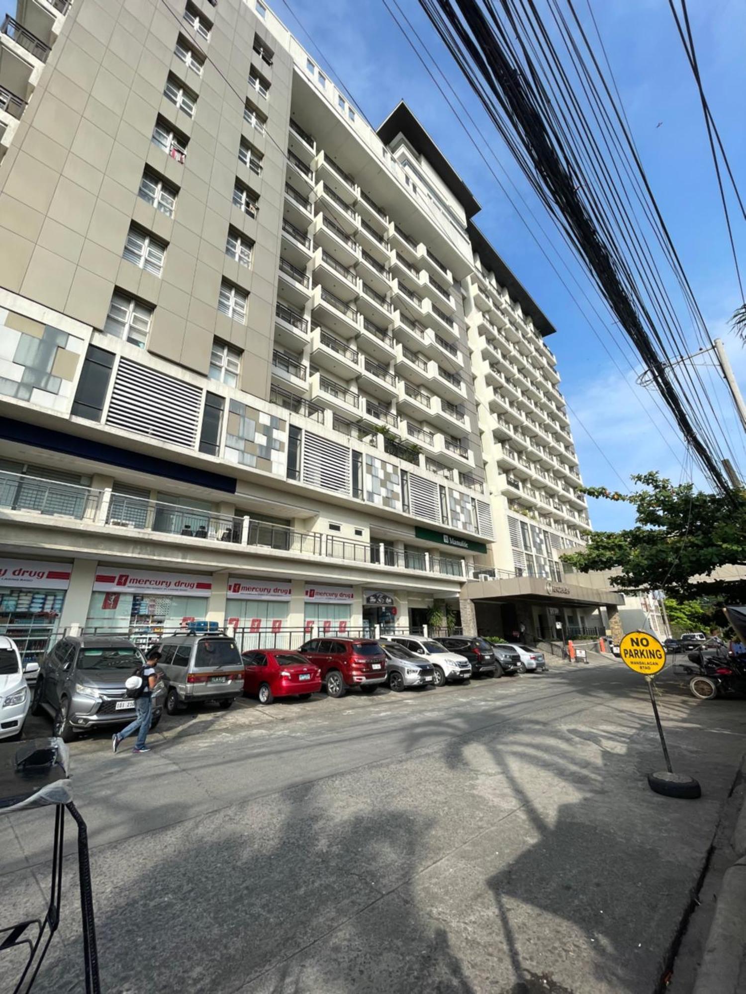 Condo With Direct Access To Shopping Mall In Bacolod City Exterior photo